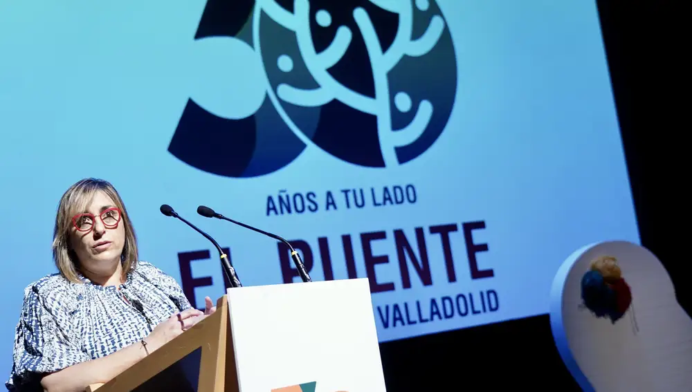 Raquel Barbero, presidenta de la Asociación El Puente Salud Mental de Valladolid durante su intervención