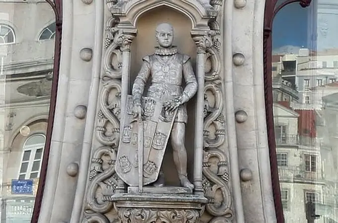 La historia del joven que quería hacerse un selfie con la estatua del rey Sebastián I y enfrentó a Portugal con Bélgica