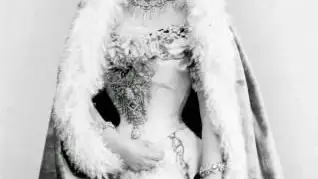 Retrato de la reina María Cristina luciendo su espectacular Ajuar de Bodas.