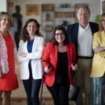 De izquierda a derecha, Susana Moraleda, Aránzazu Vázquez, Claudia Tecglen, Alberto Giménez y Eva López