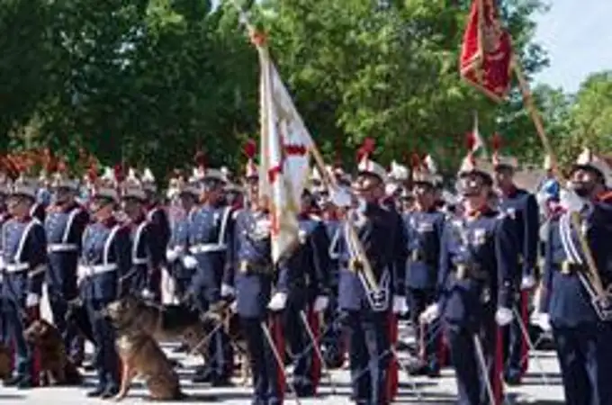 ¿Qué es la Cruz de Borgoña que hemos visto en el desfile del Día de las Fuerzas Armadas?