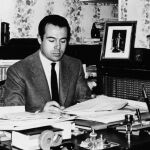 El malogrado duque de Cádiz, en su despacho