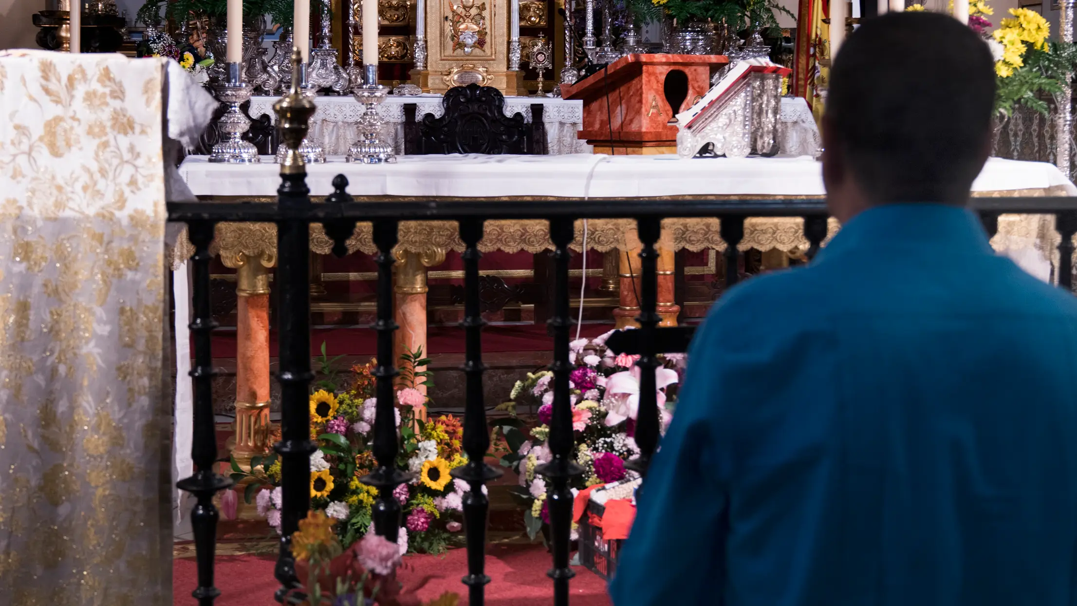 José González Moreno, ante la Virgen. EFE/José Luis Valladolid/