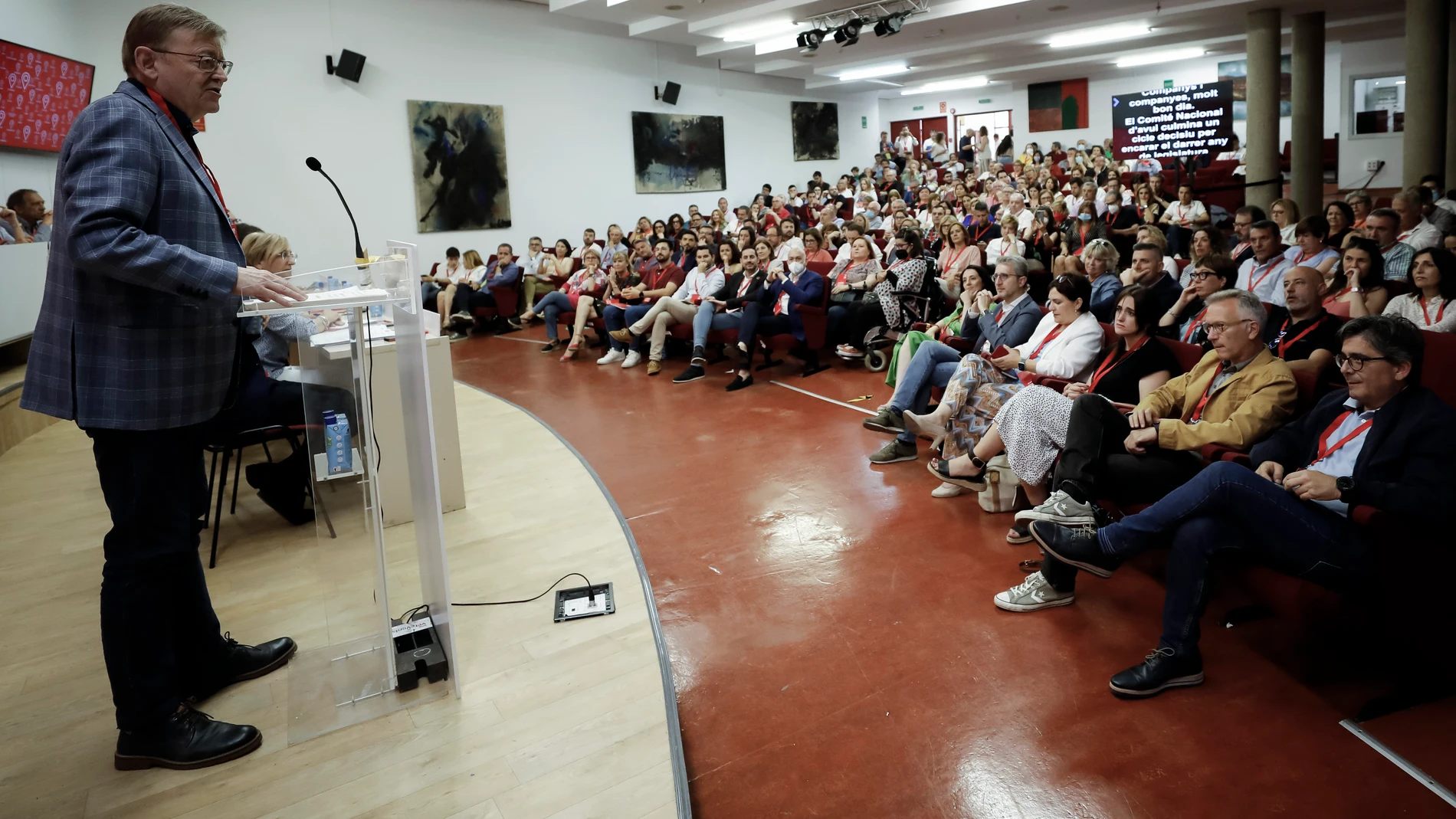El presidente de la Generalitat y secretario general del PSPV-PSOE, Ximo Puig, durante su intervención ante el Comité Nacional del partido