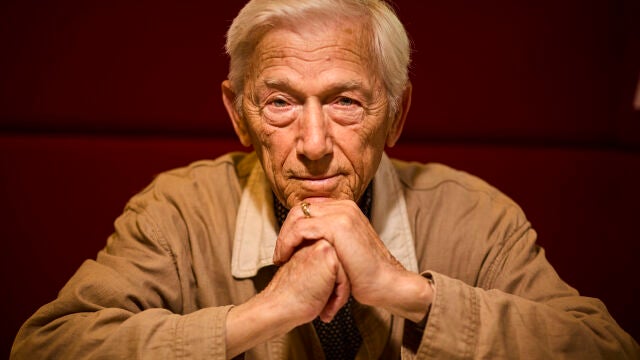 El escritor Theodor Kallifatides, ayer, en la feria del libro de Madrid