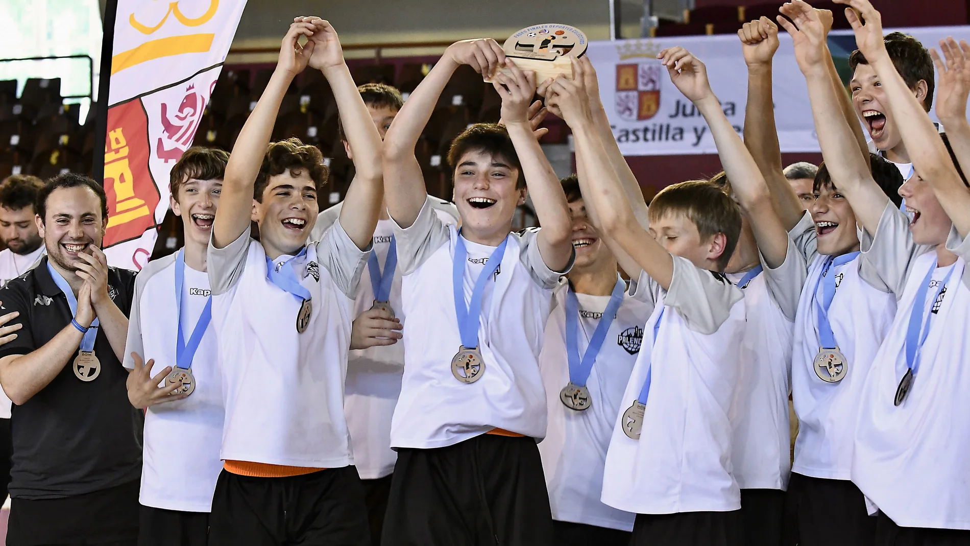 Entrega de los trofeos de la Fase Final del Campeonato de Castilla y León en Edad Escolar de Deportes Colectivos