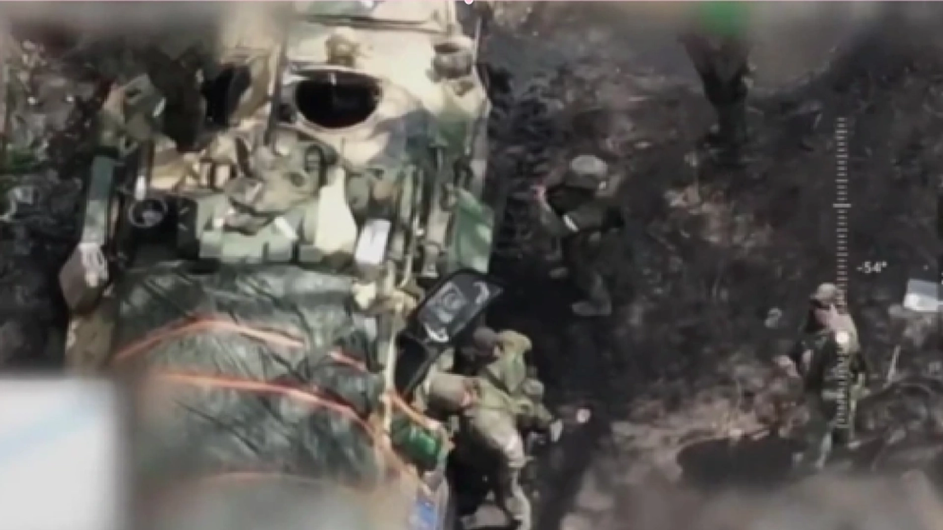 Captura de vídeo en el que se aprecia a un soldado ruso antes de ser disparado por un dron ucraniano