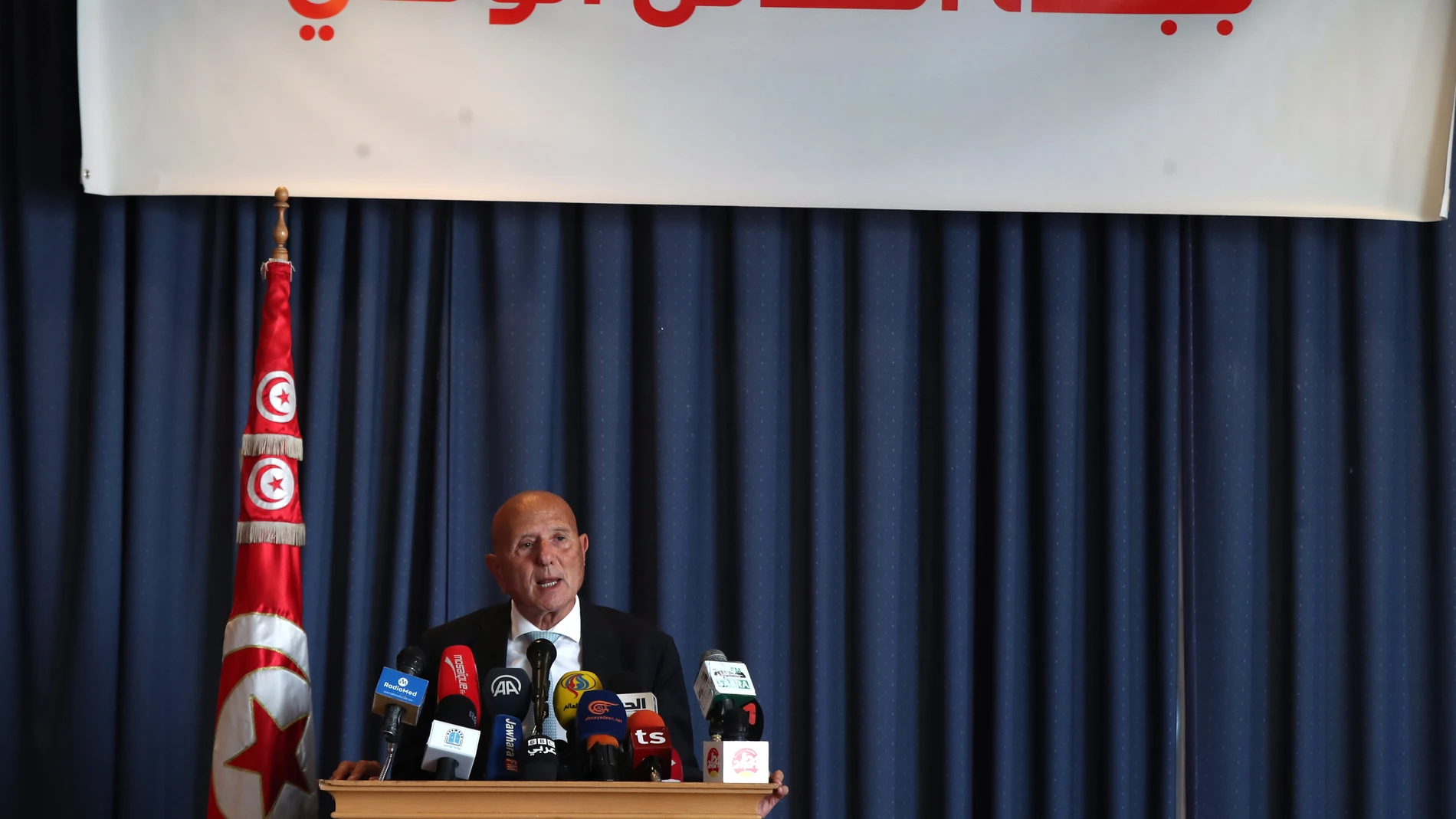 El presidente de Túnez gobierna por decreto desde hace casi un año, sin Parlamento