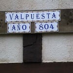 Fachada de una casa en Valpuesta