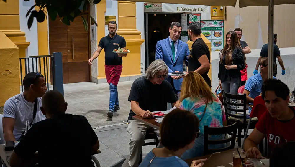 Entrevista con el presidente de la Junta de Andalucía, Juan Manuel Moreno Bonilla un día antes del inicio de la campaña electoral en Andalucía.