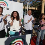 Inmaculada Nieto, Juan Antonio Delgado y Esperanza Gómez, junto al ministro de Consumo, Alberto Garzón, el miércoles en Málaga