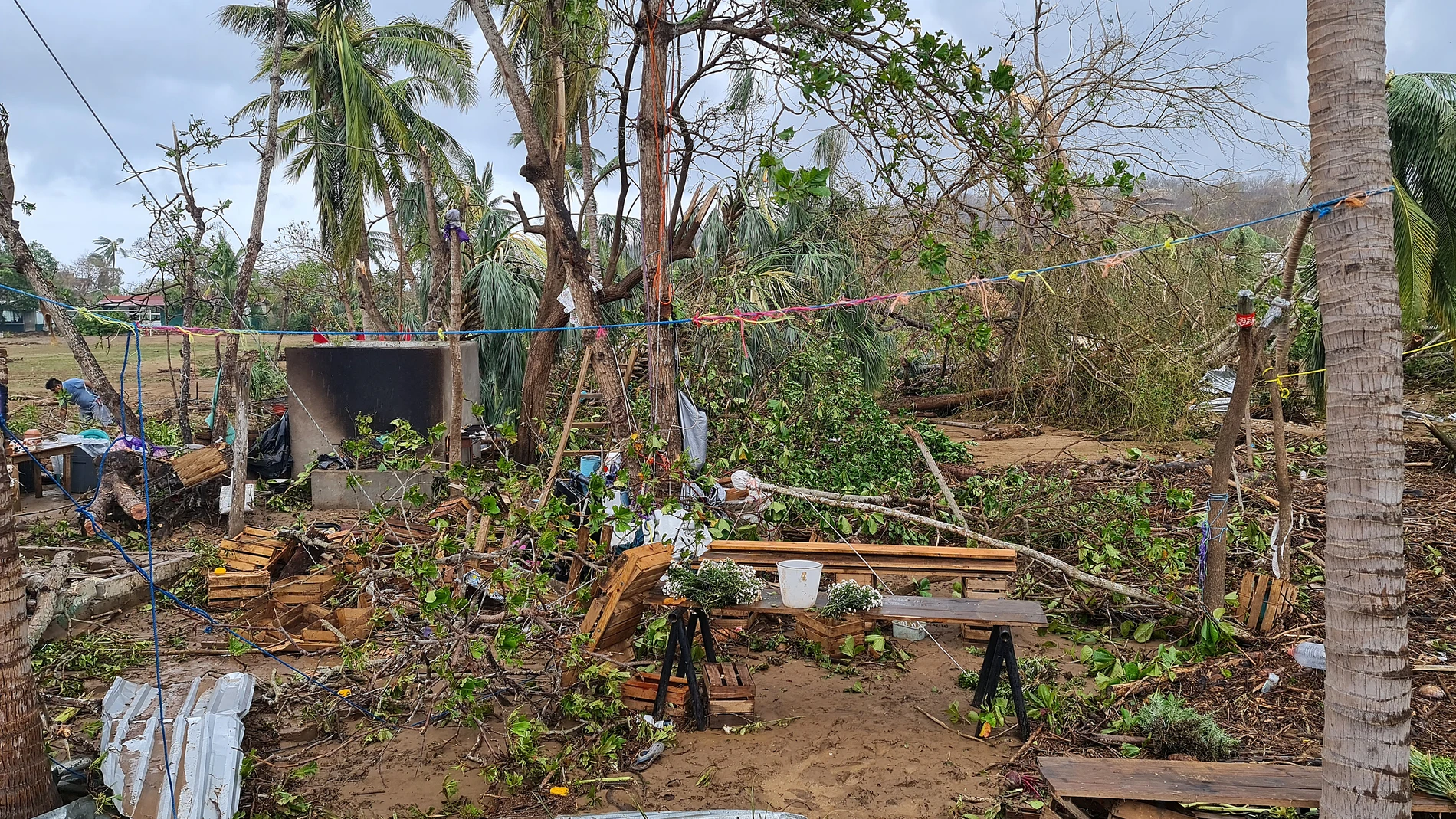 Vista de una vivienda afectada debido al paso del ciclón Agatha, en la comunidad de Mazunte, en el estado de Oaxaca (México).