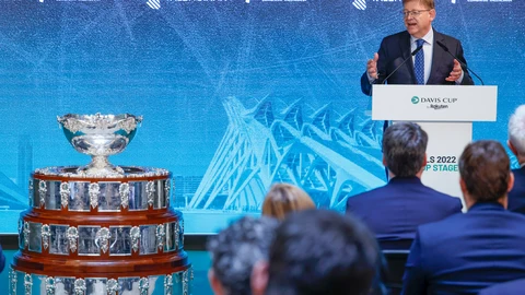 El presidente de la Generalitat Valenciana, Ximo Puig, interviene en la presentación de la fase de grupos de la Copa Davis