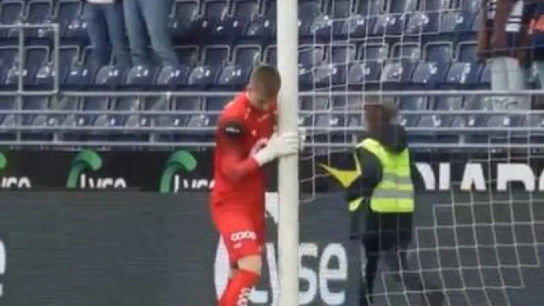 El islandés Patrik Gunnarsson moviendo los palos