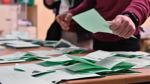 El «thriller» electoral andaluz con matices de Ken Follet