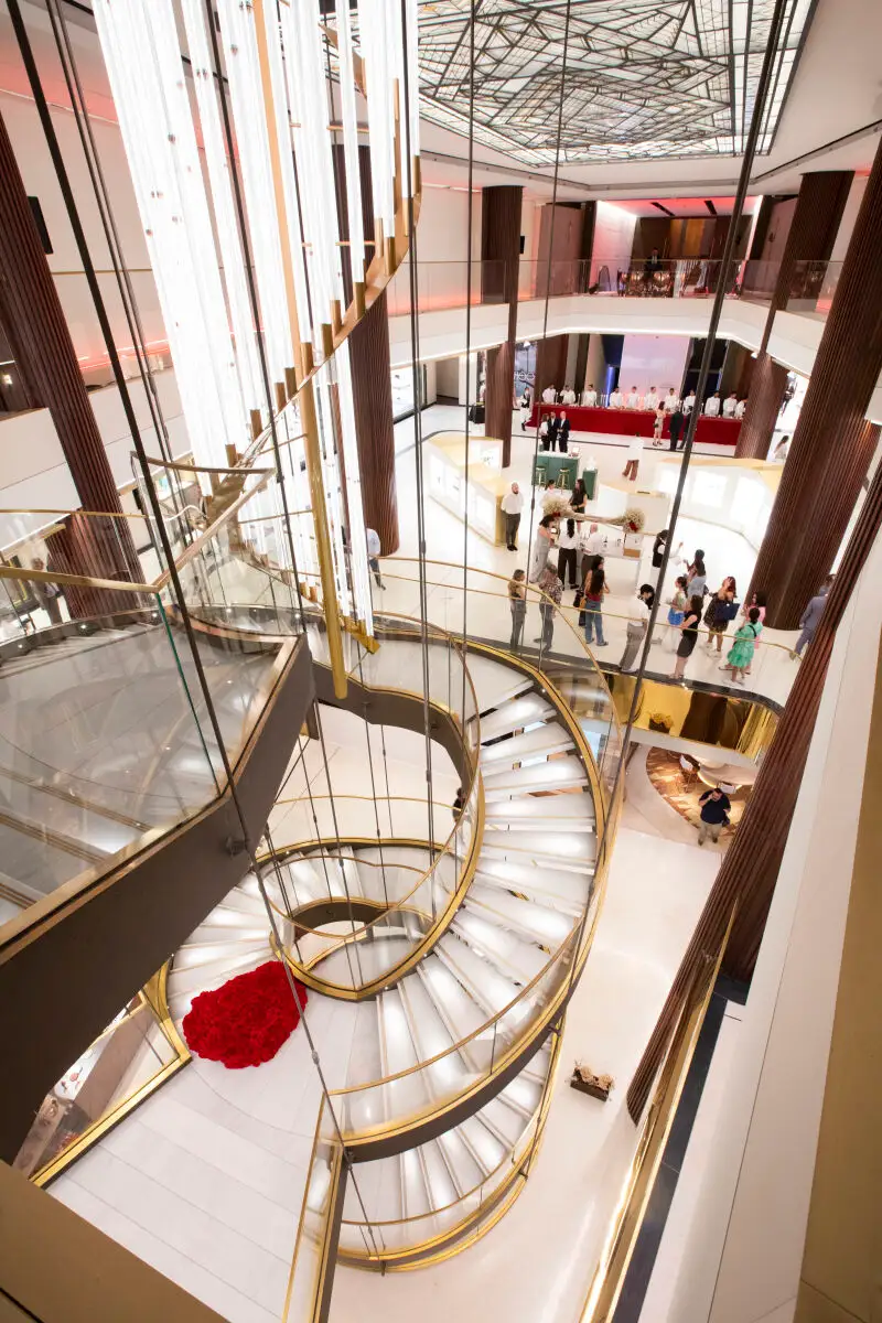 Inauguración del centro comercial con tiendas de lujo, Galería Canalejas.