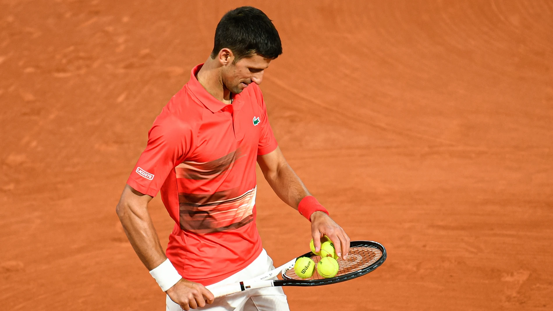 Novak Djokovic, durante el partido de cuartos de final de Roland Garros contra Nadal