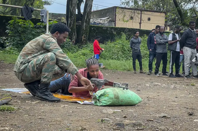 Los rebeldes de Tigray ofrecen la paz y el Gobierno etíope responde bombardeando una universidad