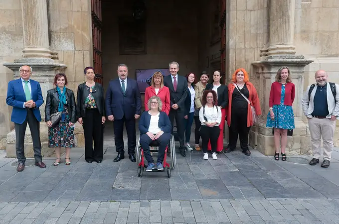 Zapatero pide a las diputaciones que “incrementen la sensibilidad” en favor de las mujeres con discapacidad