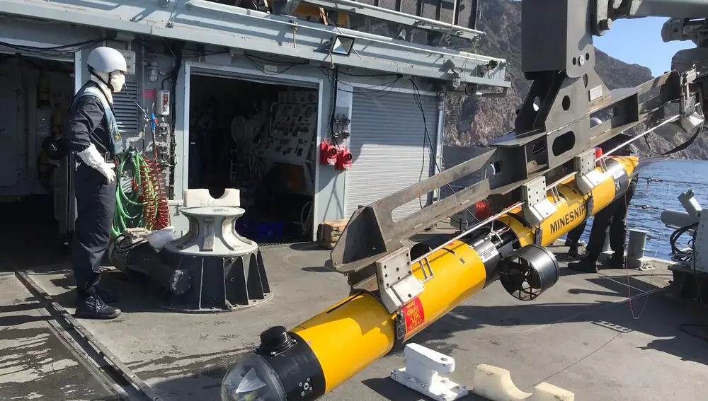 Robot autónomo en un cazaminas de la Armada