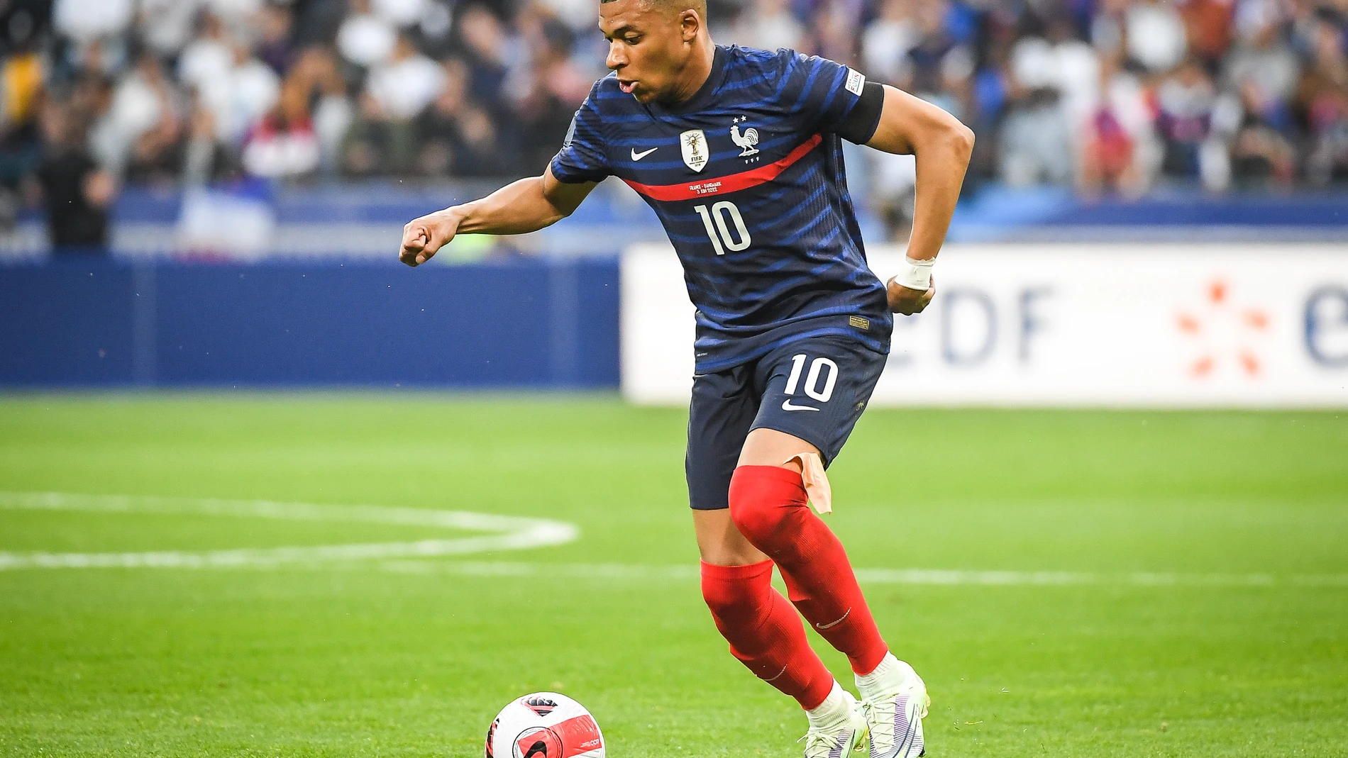 Kylian Mbappé, en un partido con la selección francesa.