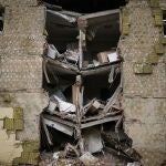 Edificio bombardeado en Bakhmut, al este de Ucrania. 