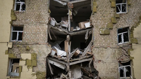 Edificio bombardeado en Bakhmut, al este de Ucrania.