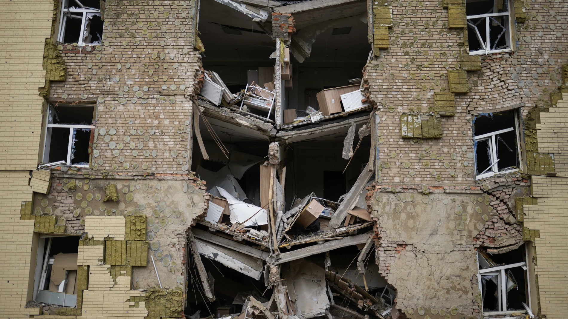 Edificio bombardeado en Bakhmut, al este de Ucrania. 