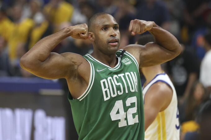 Al Horford, con 26 puntos y 6/8 en triples, fue el mejor jugador de los Celtics en el primer partido de las Finales