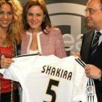 Shakira junto a Florentino Pérez en el Santiago Bernabéu