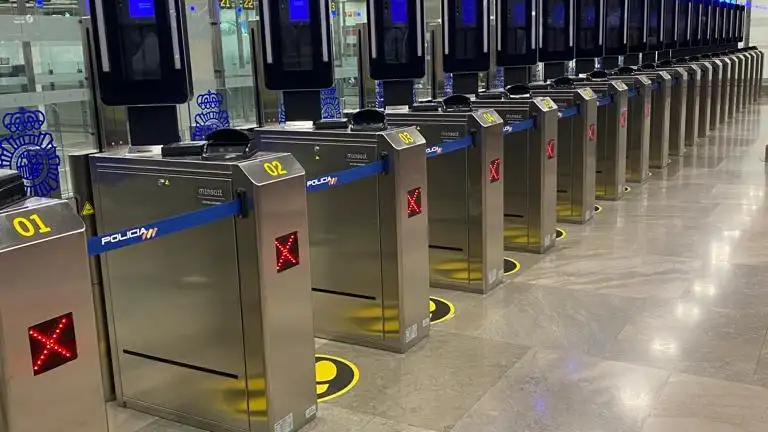 Máquinas automáticas de control de pasaportes cerradas hoy en Barajas