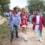 El secretario general del PSOE en Castilla y León, Luis Tudanca, y la alcaldesa de Miranda de Ebro, Aitana Hernando, en la romería de San Juan del Monte, en Miranda de Ebro.