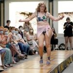 La Asociación Española Contra el Cáncer en Valladolid celebra el Desfile de lencería y baño para mujeres operadas de cáncer de mama