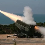 Lanzamiento de un misil Aspide por el Ejército español