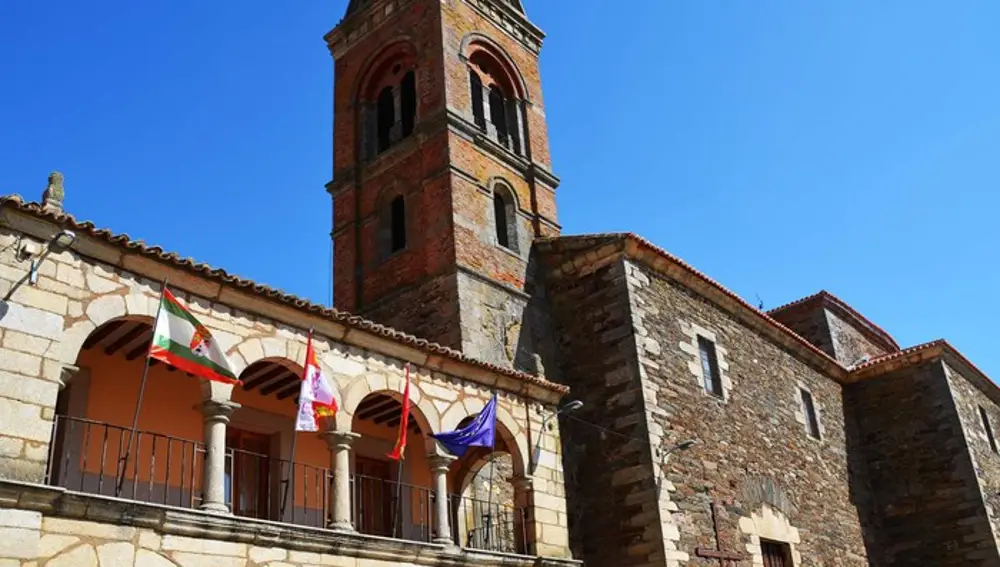 Iglesia de la localidad zamorana de Carbajales de Alba