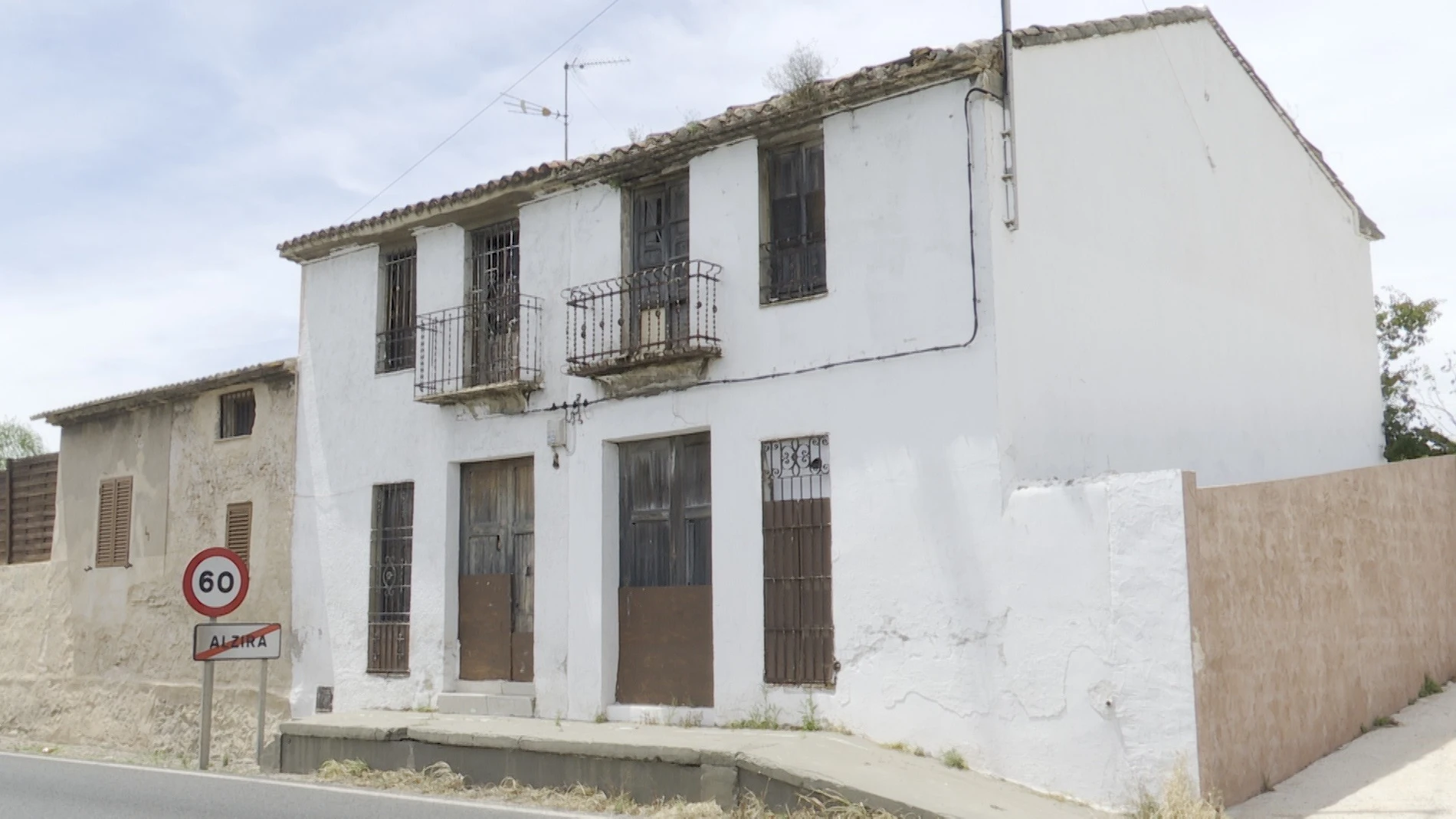 Hallan muerta con signos de violencia a una mujer en una casa de Alzira (Valencia)