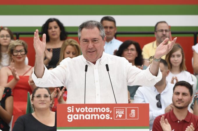 El candidato socialista, Juan Espadas, en un acto de partido