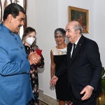 Nicolas Maduro, que aplaudió la postura deArgelia de romper con España, conel presidente Abdelmadjid Tebboune Europa Press