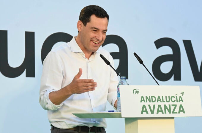 El presidente de la Junta de Andalucía y candidato del PP para las elecciones andaluzas, Juanma Moreno, participa en un acto celebrado en Churriana de la Vega, Granada, el pasado jueves