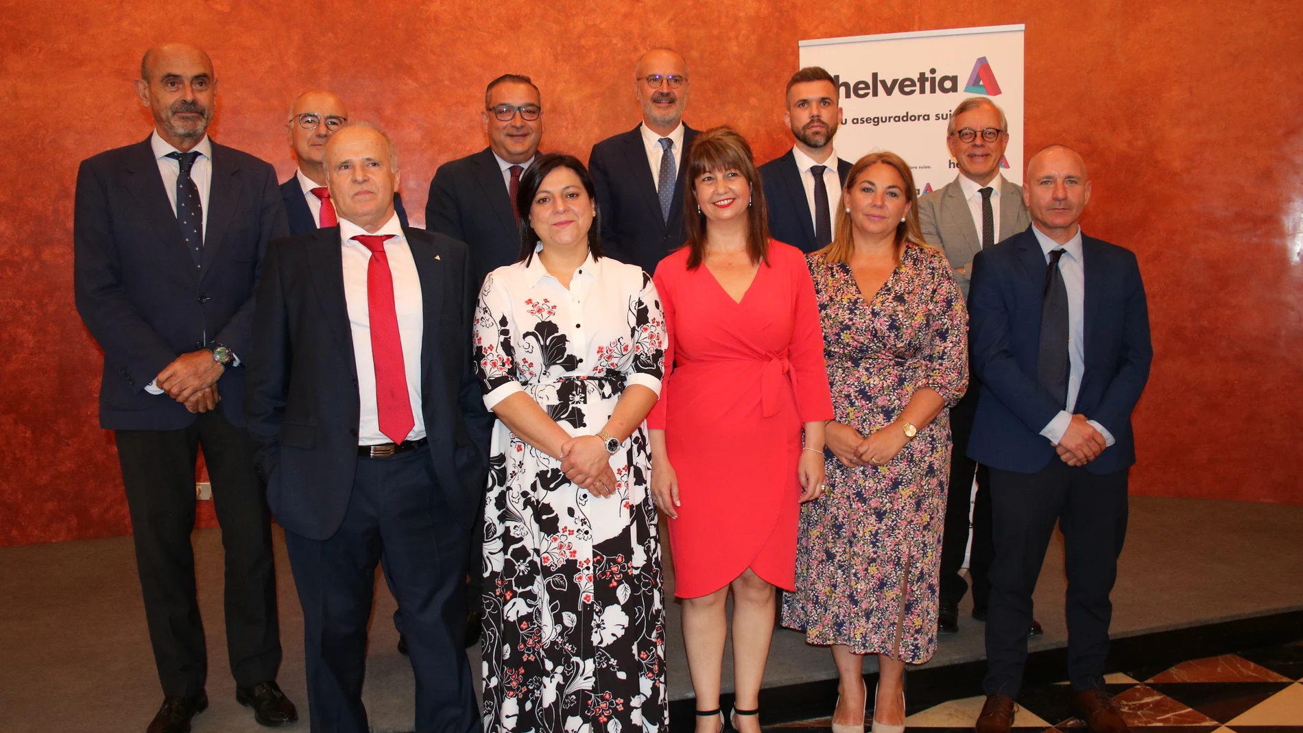 Acto académico de entrega de diplomas de las promociones quinta y sexta del programa ‘Graduados Helvetia’
