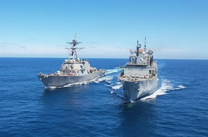 La fragata española “Santa María” y el destructor norteamericano “USS Arleigh Burke”, codo con codo en el Atlántico