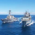 La fragata “Santa María” y el destructor norteamericano “USS Arleigh Burke” durante las maniobras
