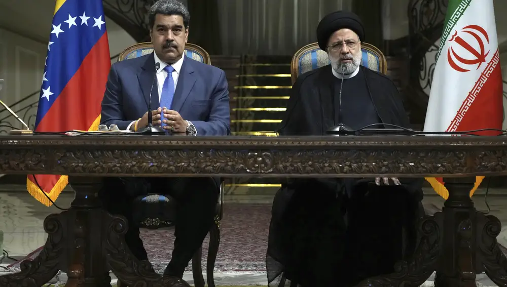 Ebrahim Rais y Nicolás Maduro en el Palacio Saadabad de Teherán