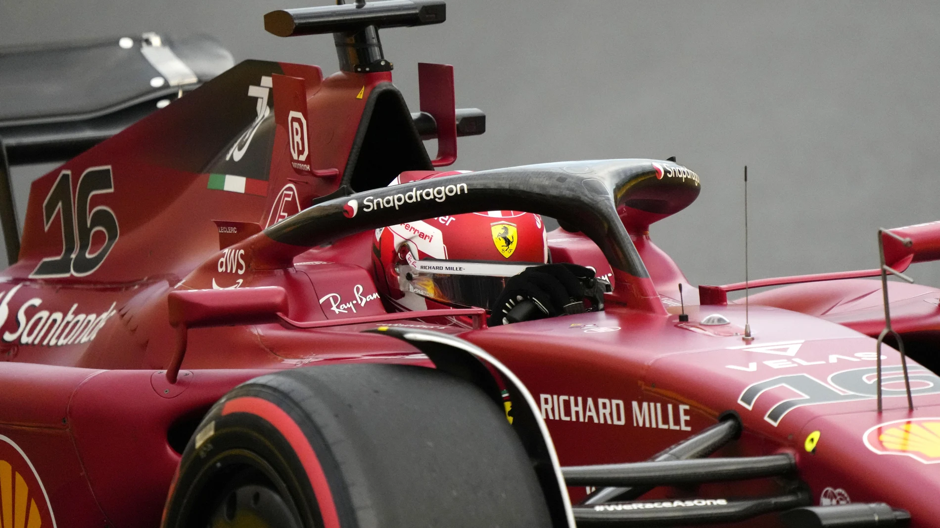 Gran Premio de Azerbaiyán: Leclerc vuelve a marcar la “pole”; Sainz, cuarto