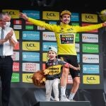 Roglic celebrando su triunfo en Dauphiné, la "previa" del Tour
