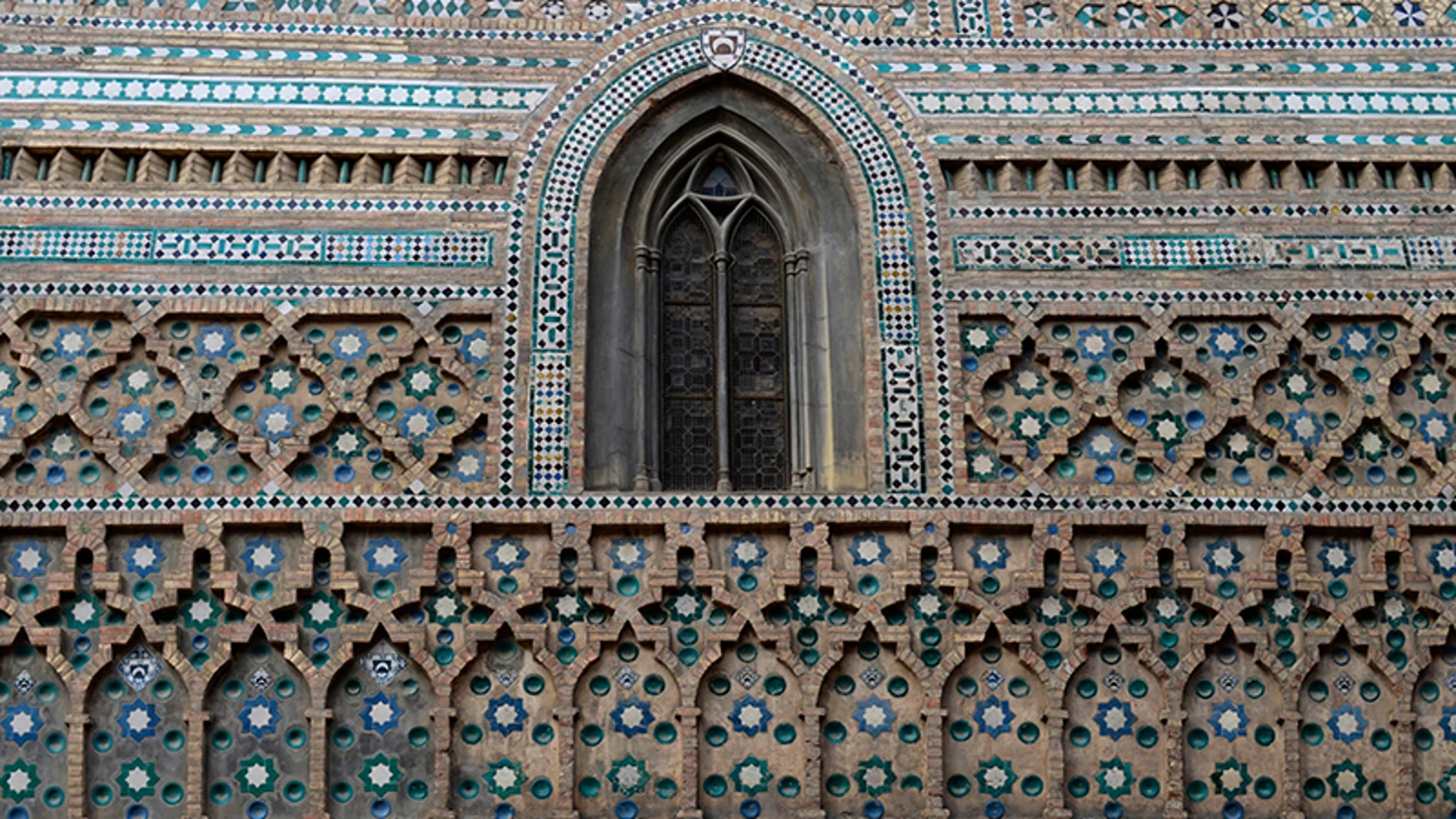 La obra cerámica de Fernando Malo puede contemplarse en la Alhambra de Granada