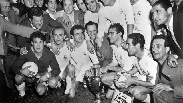 El Real Madrid levantó su primera Copa de Europa ante el Stade Reims.