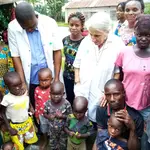 Teresa Riu, medico y misionera de Cristo Jesús, durante una jornada de trabajo en la República Democrática del Congo