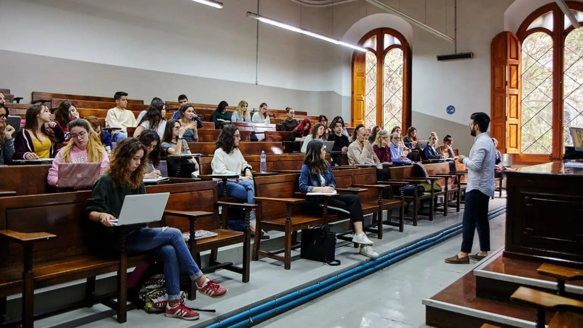Una clase en la Universitat de Barcelona