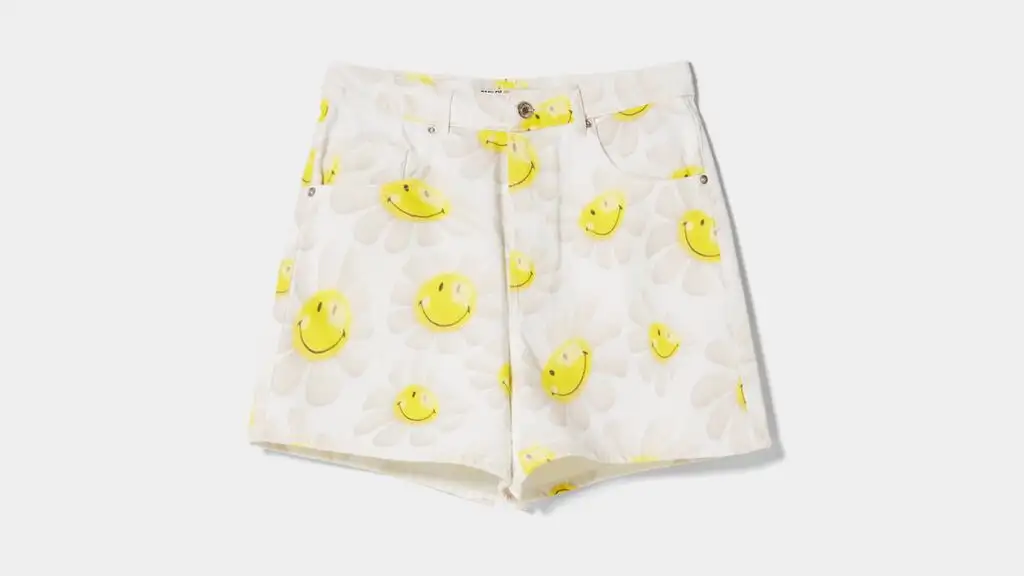 Bermudas vaqueras con emoticonos.